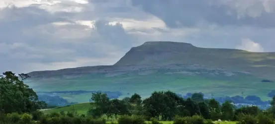 Ingleborough-02.jpg