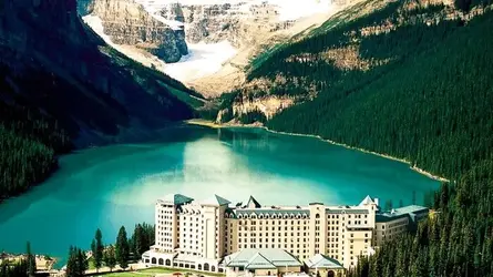 fairmont-chateau-lake-louise-alberta.webp