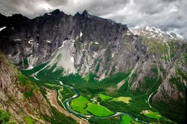 troll-wall-norway1-980x653.webp
