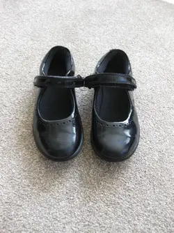 Clarks Black Shoes 12G 1.webp