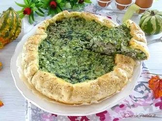 torta-salata-cicoria-e-salsiccia2.webp